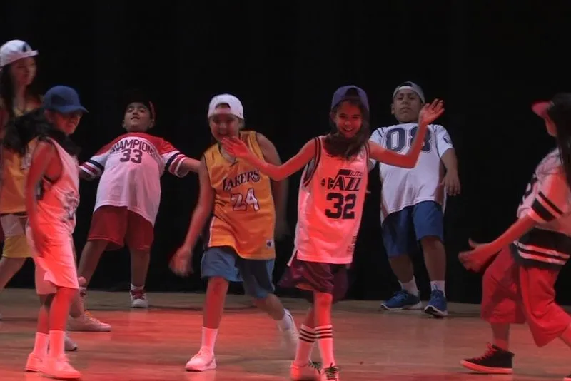 Empezar de Cien Kids Hip Hop and Urban Dance