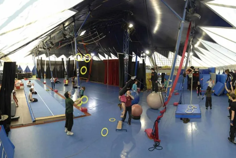 Club de Circo at Carampa