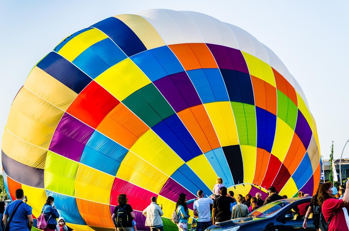50 Hot Air Balloons Fill Igualada's Sky