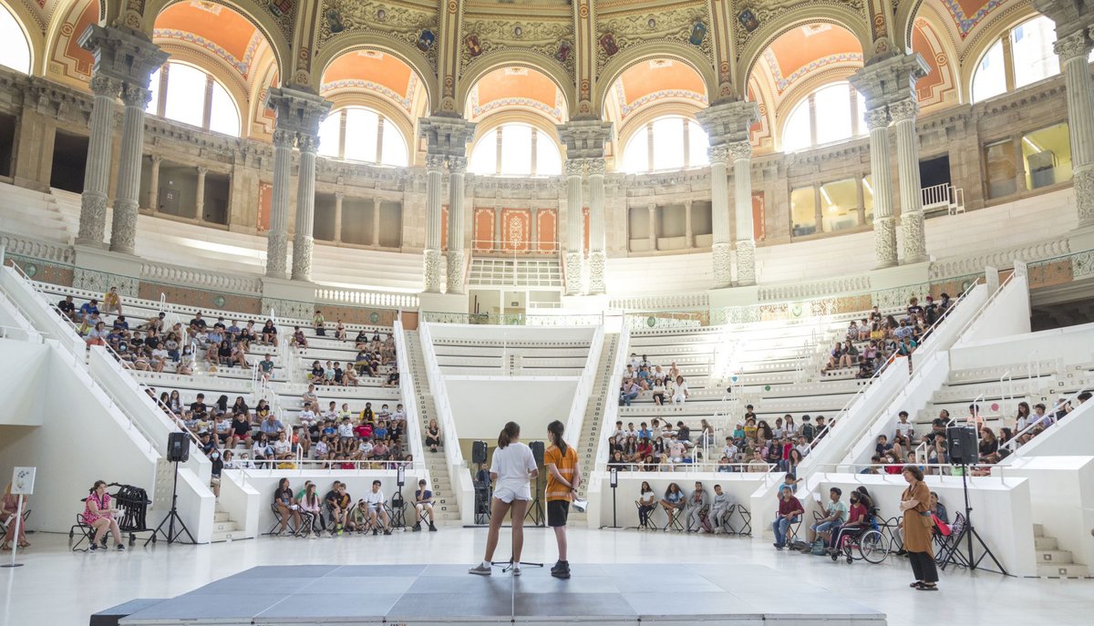 MNAC (National Art Museum) photo 2