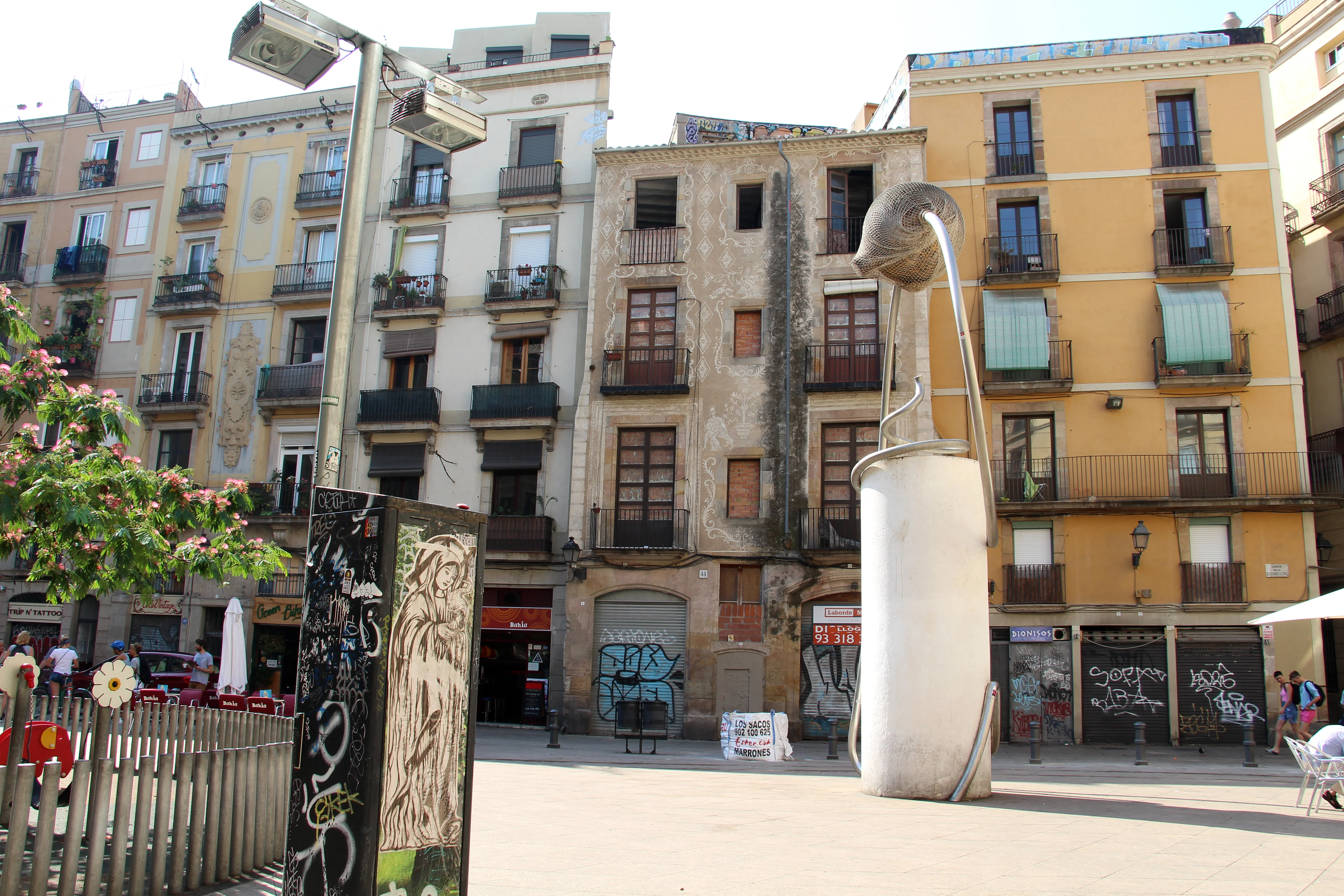 Plaça de George Orwell photo 3