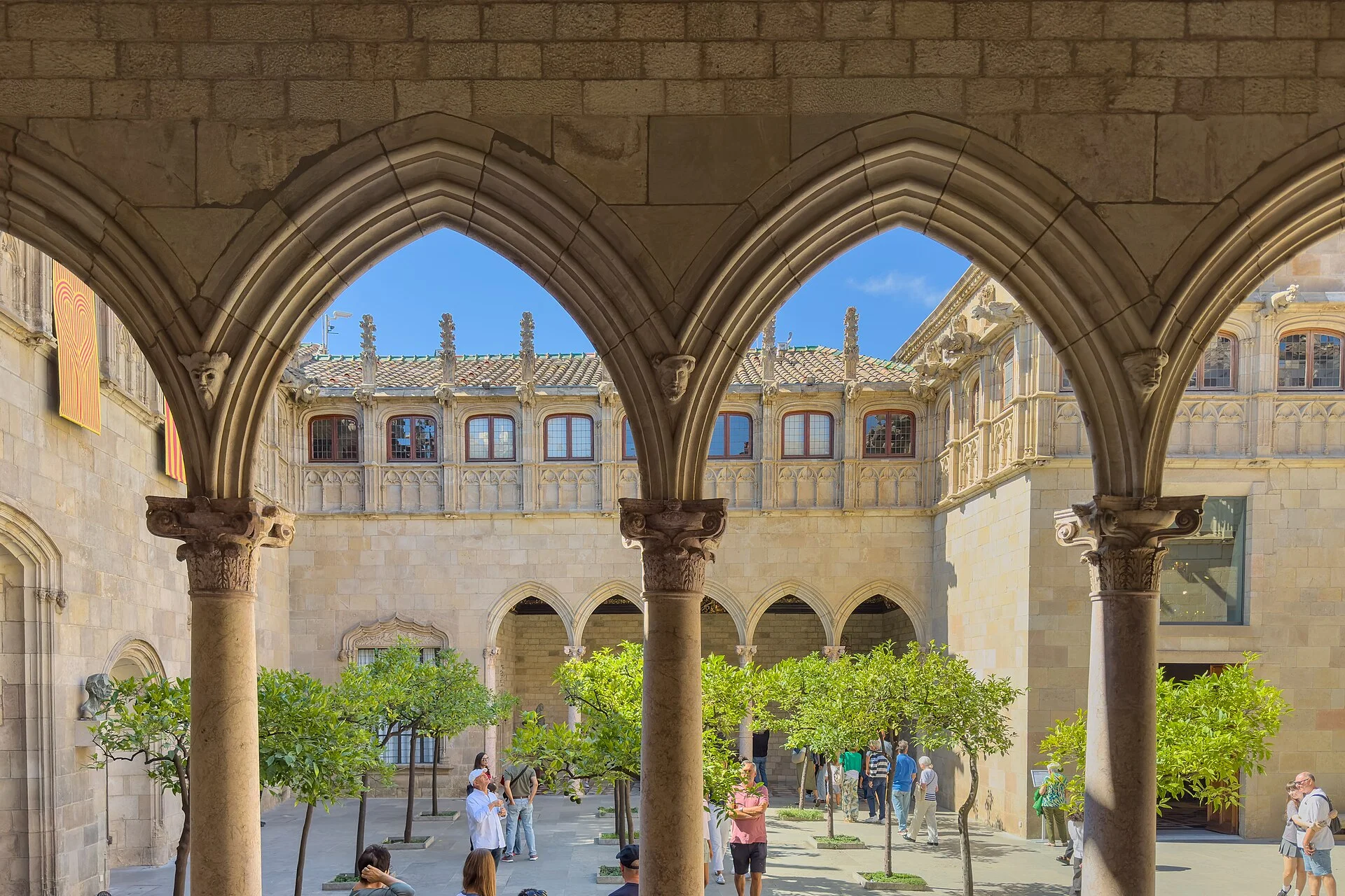 Catalonia's Day: Eight Palaces and Museums Open Free photo 1