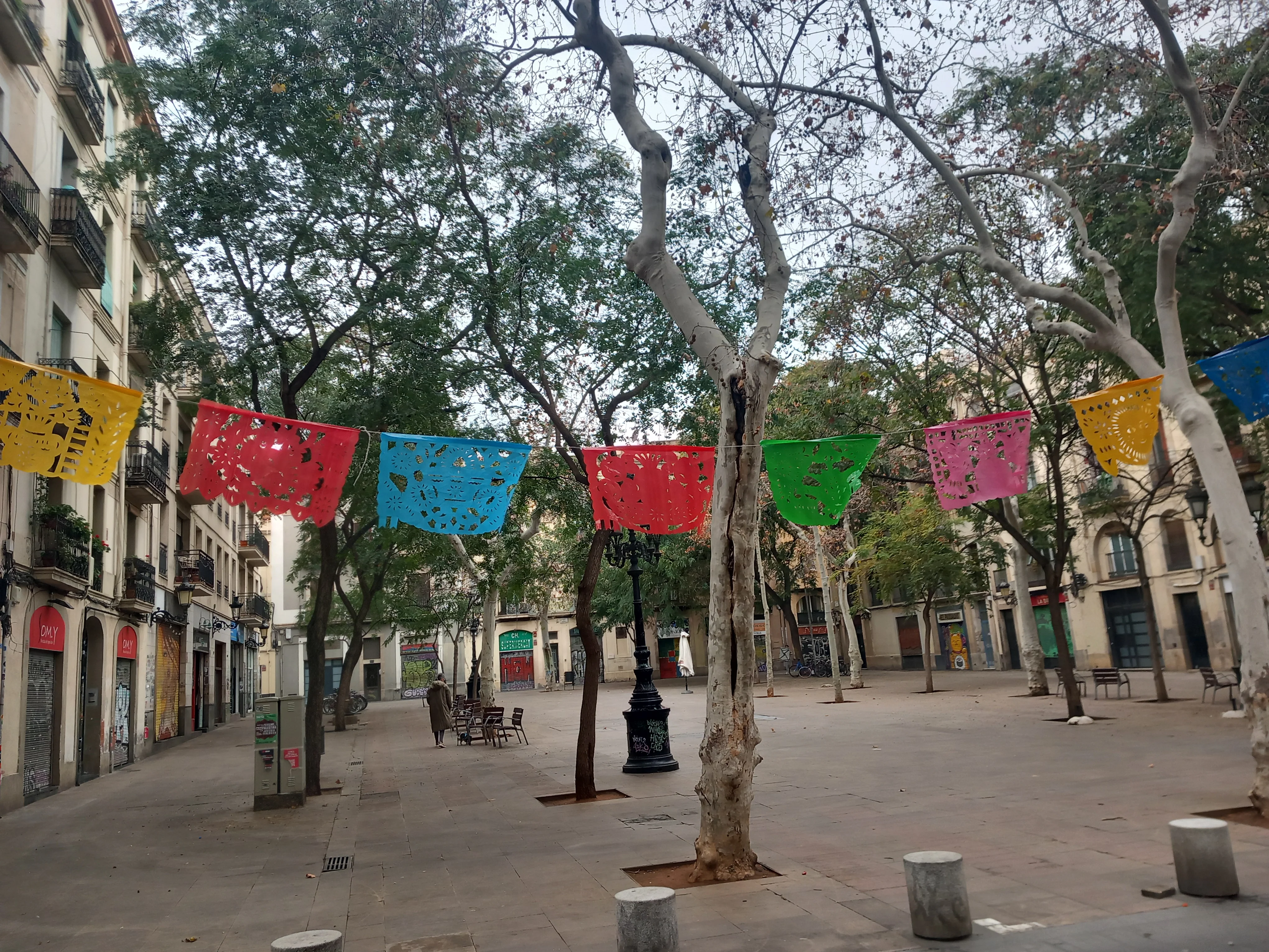 Plaça d'Osca photo 2