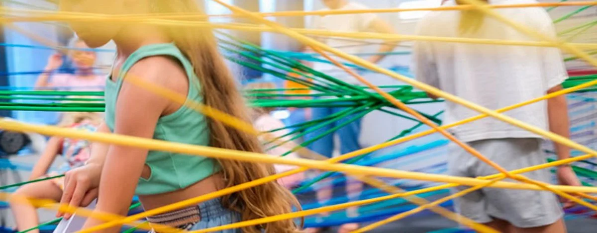 Create Elastic Band Mazes from Wall to Wall photo 1