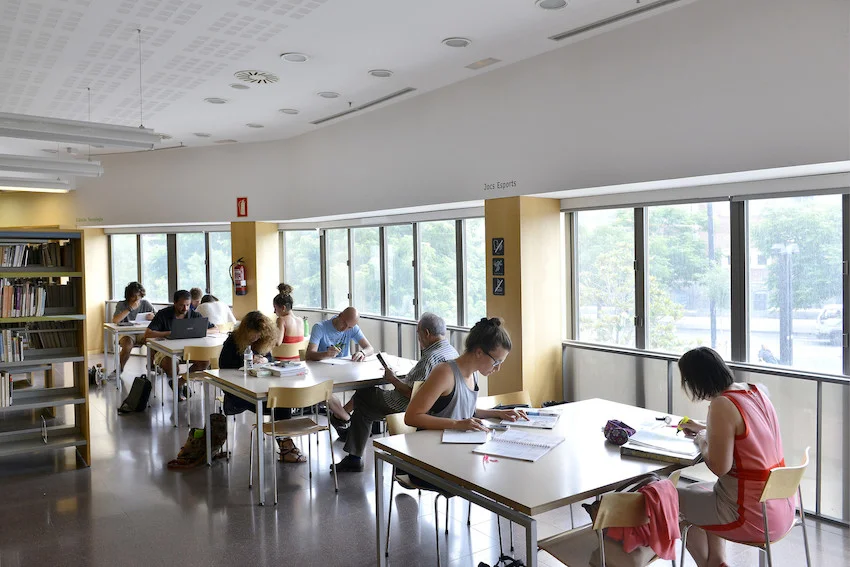 Biblioteca Jaume Fuster photo 2