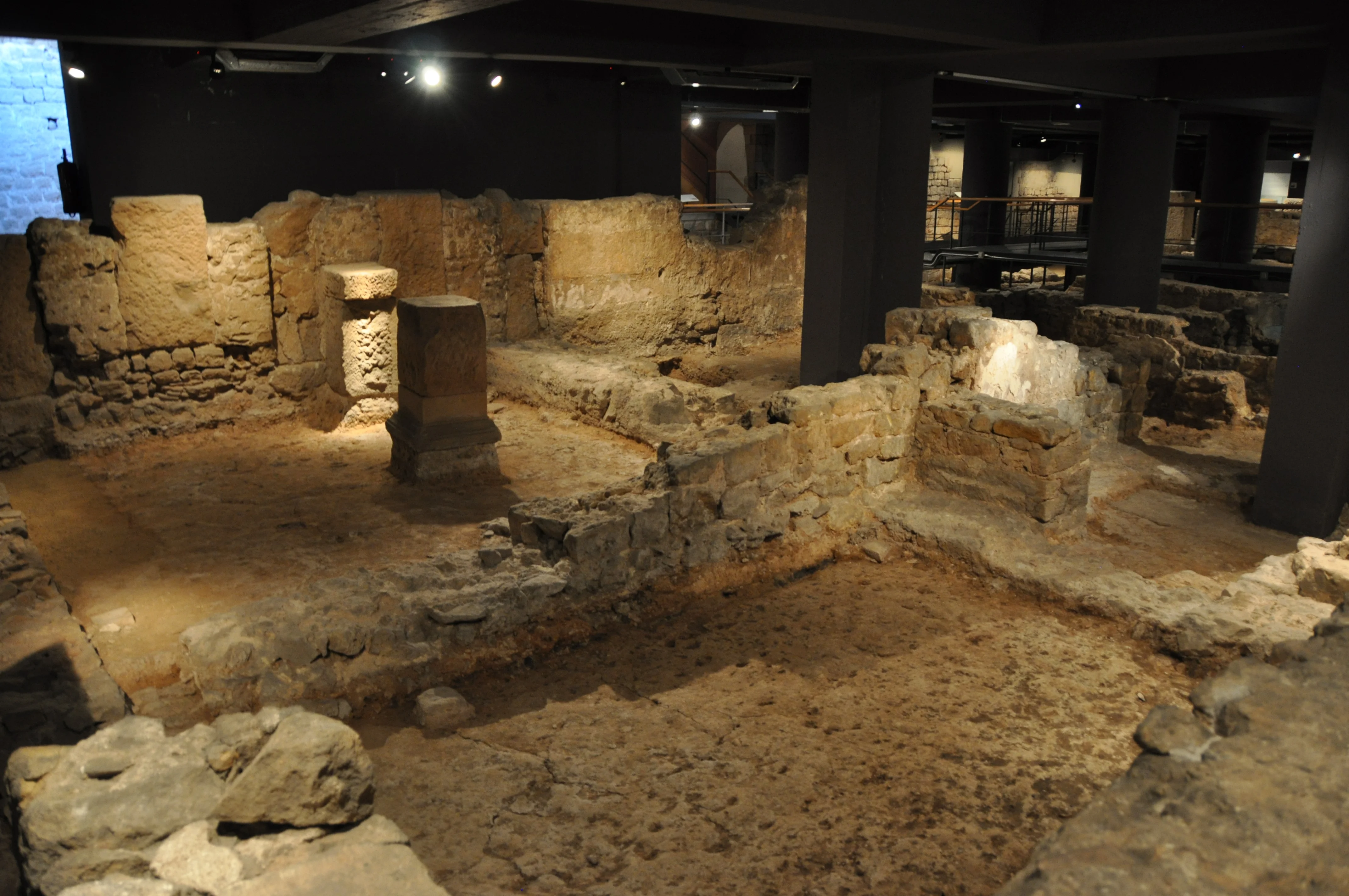 MUHBA Roman Barcelona (Plaça del Rei) photo 6