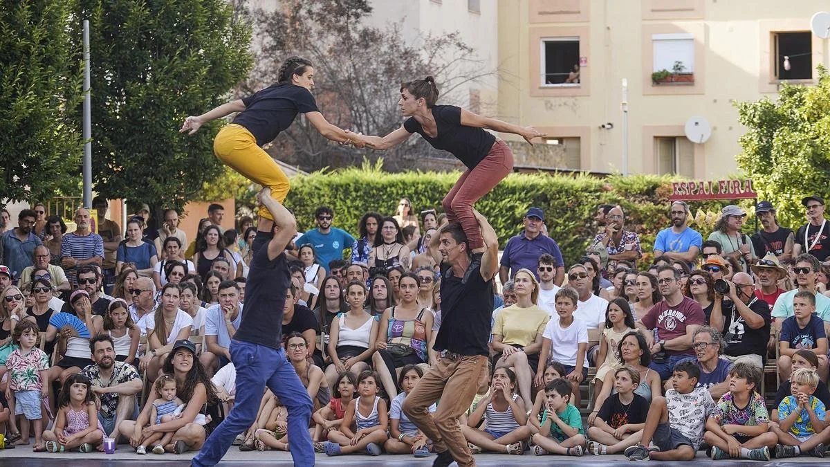 45 Free Circus Shows Across La Bisbal's Streets photo 5