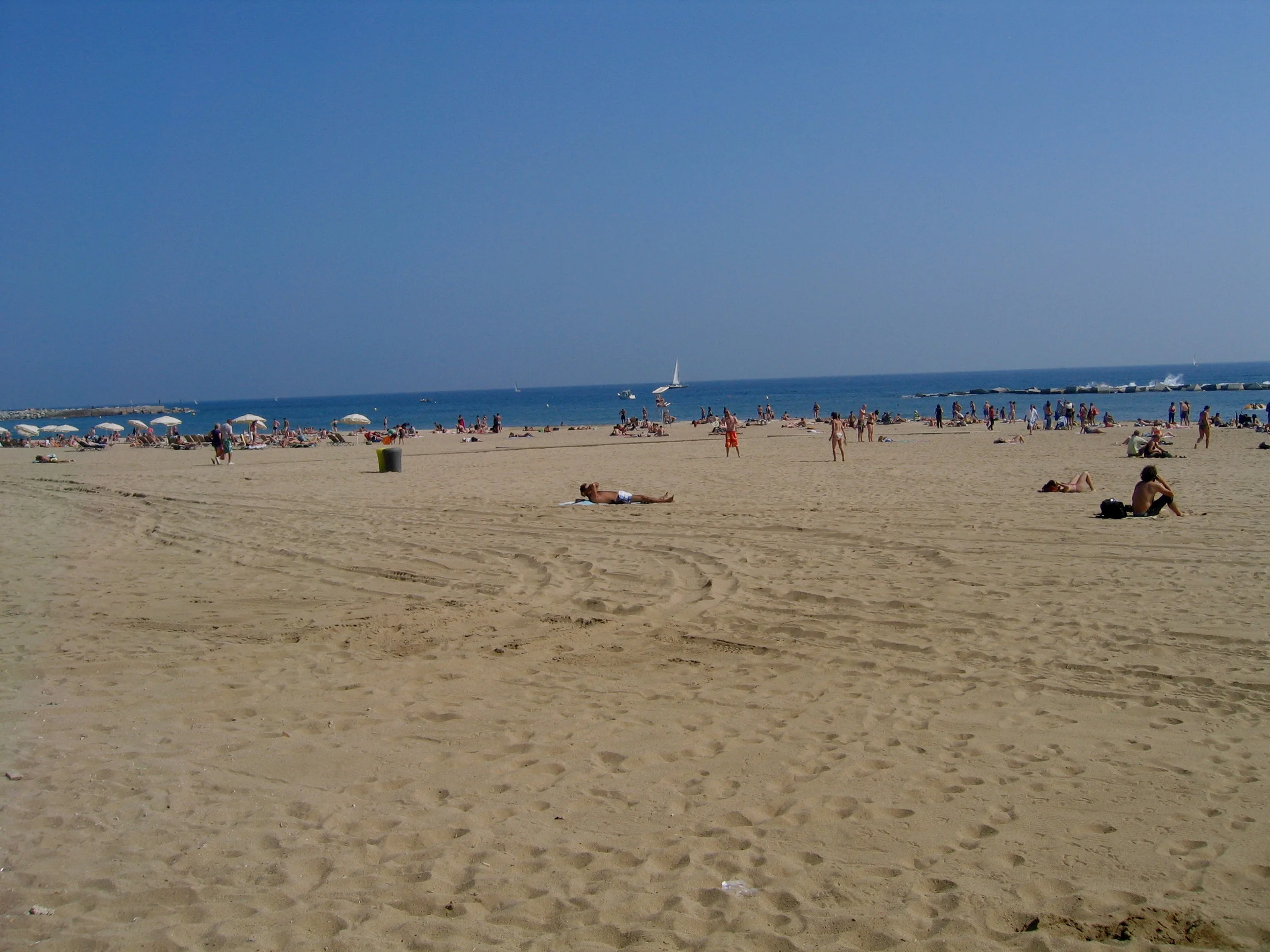 Sant Sebastià Beach photo 3
