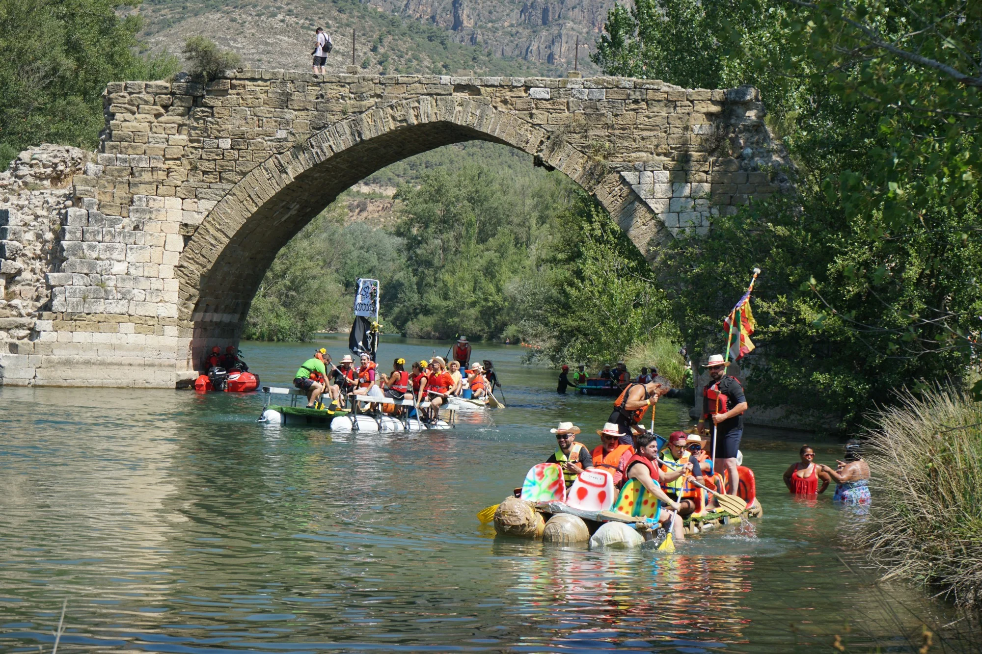 Homemade Boats Down the Segre River photo 4
