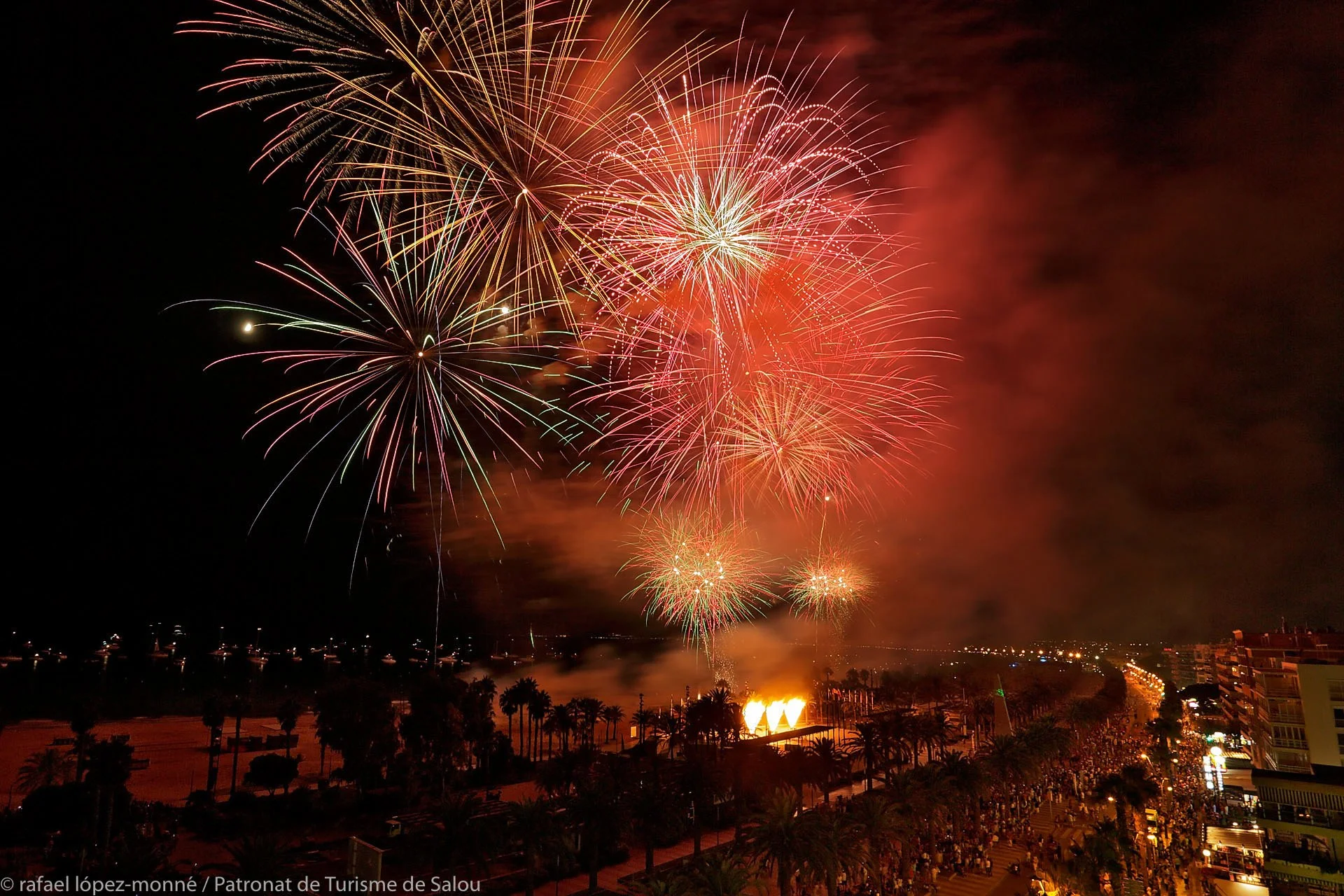The Last Two Golden Nights in Salou photo 2
