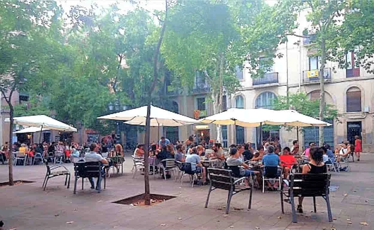 Plaça d'Osca photo 1