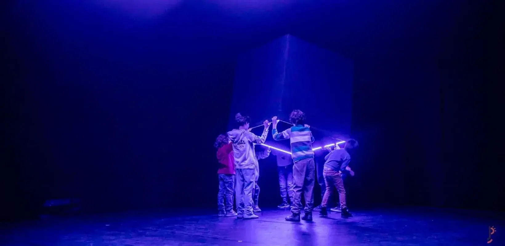 Navidiez at Nave 10 Matadero: Christmas Circus Theater and a Concert photo 3