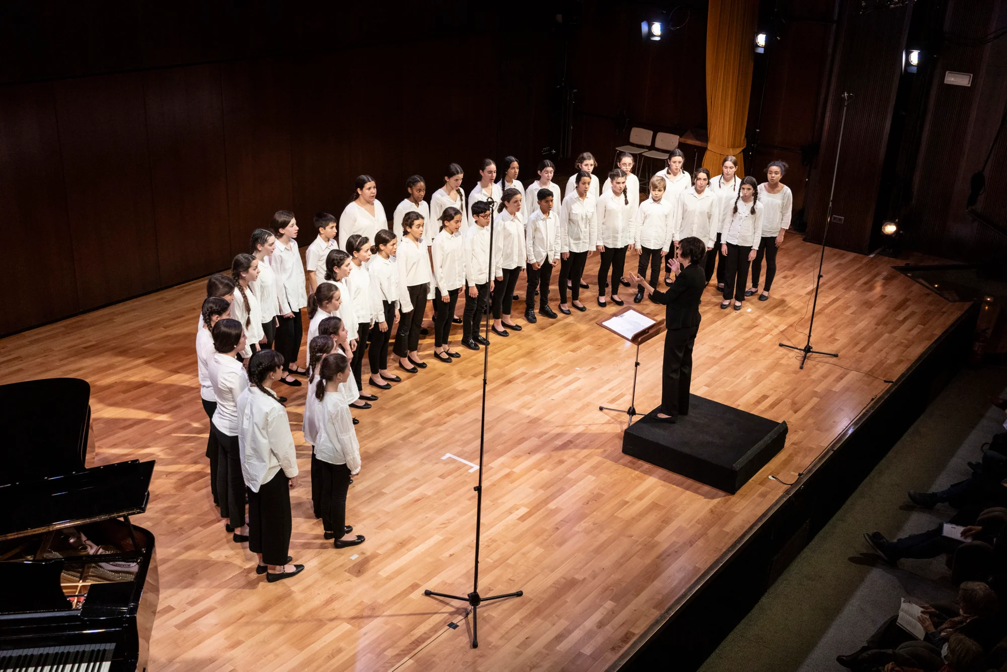 Pequeños Cantores de la ORCAM Kids Choir photo 5