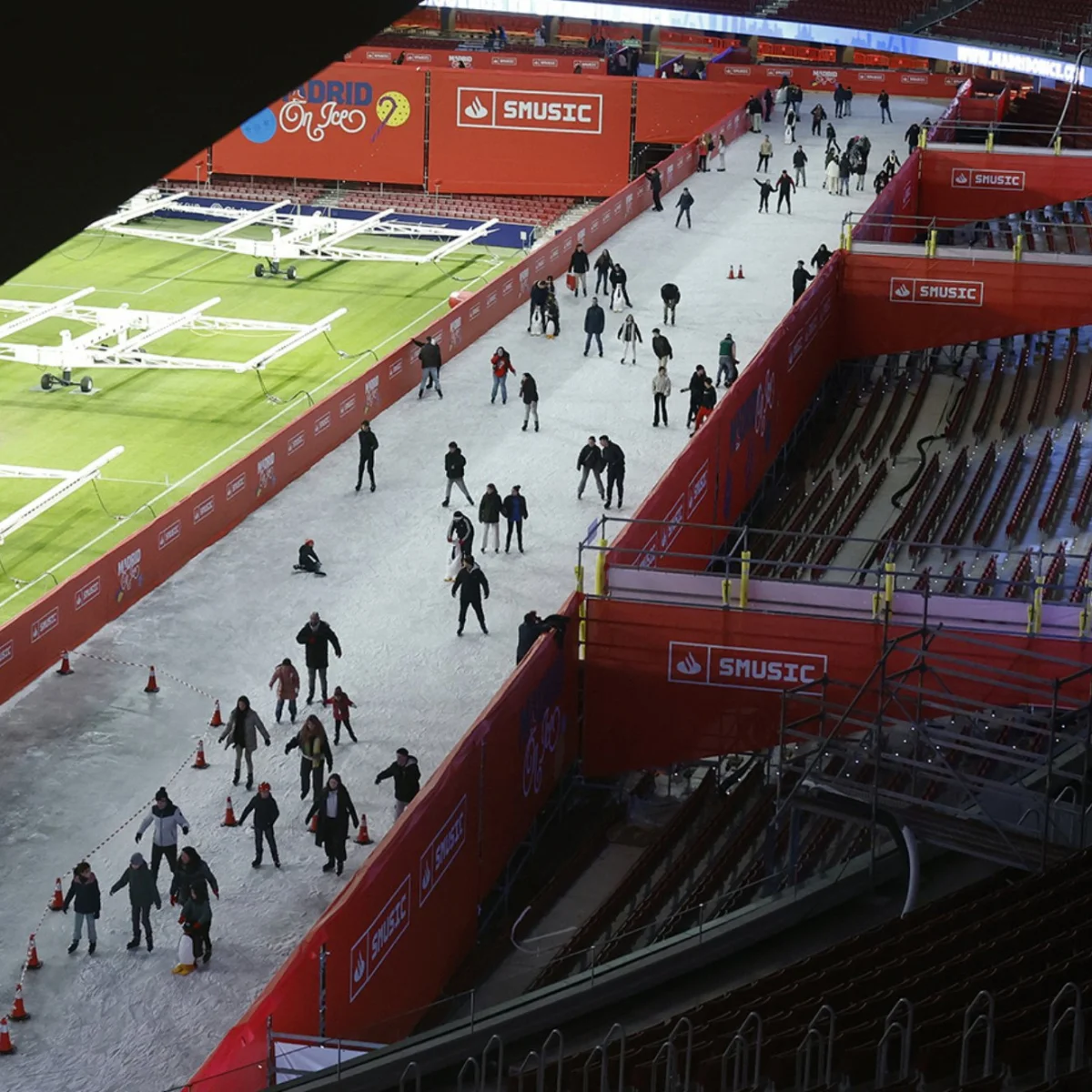 Madrid On Ice: Christmas Ice Rink at the Metropolitano Stadium photo 4