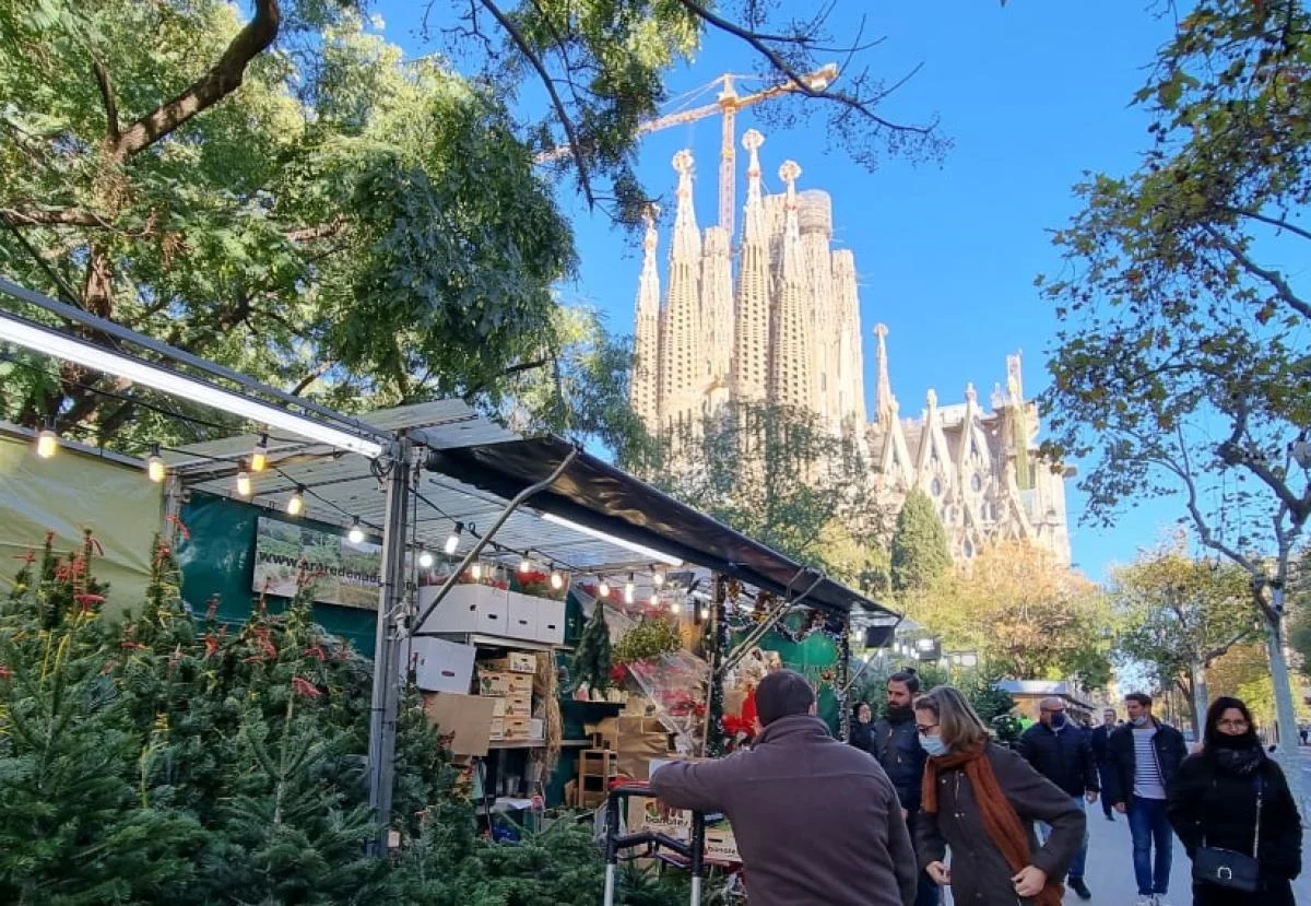 120 Nativity Stalls Around Sagrada Família photo 2
