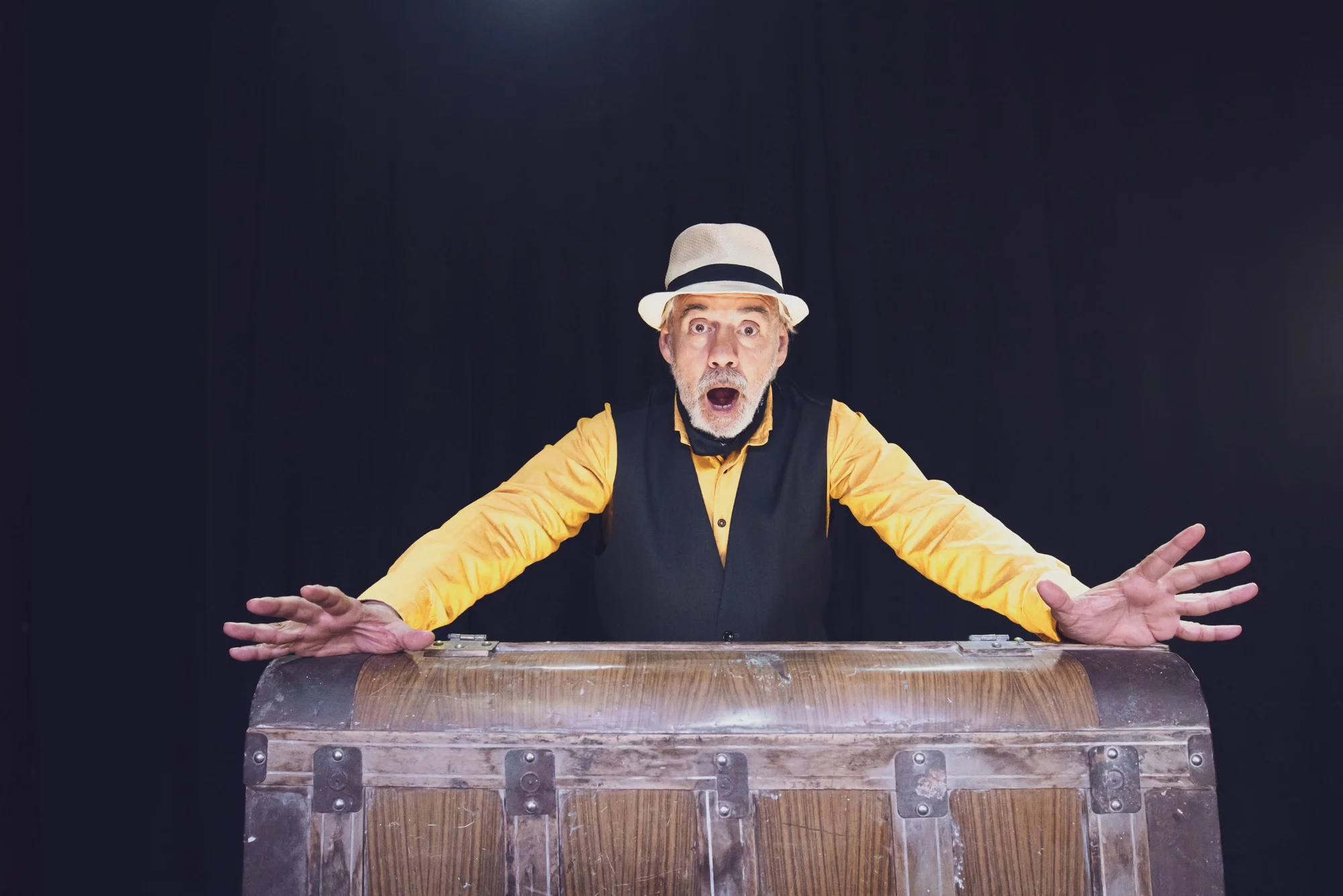 Grandfather's Trunk: Family Magic Show by La Chistera photo 2