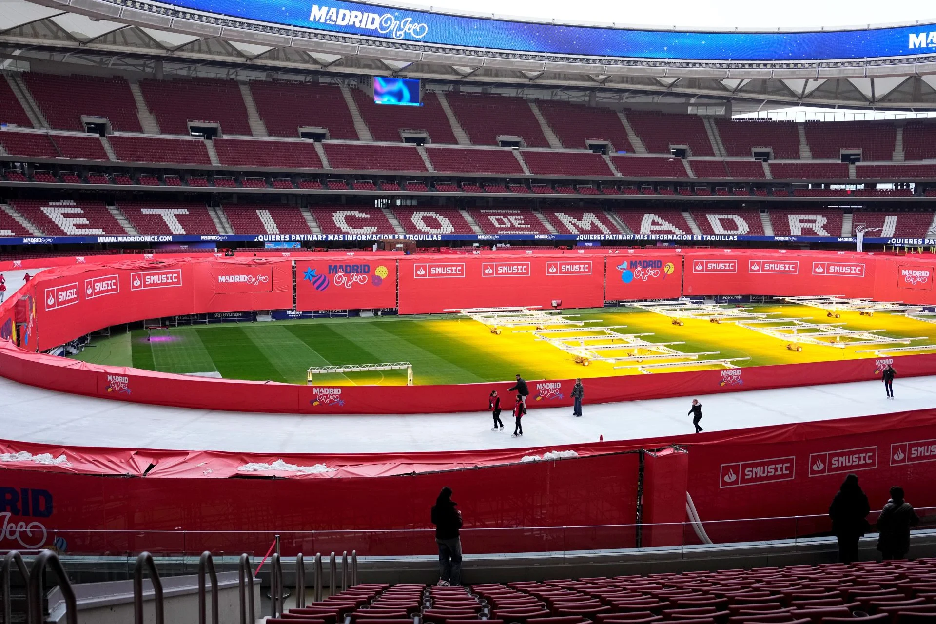 Madrid On Ice: Christmas Ice Rink at the Metropolitano Stadium photo 2