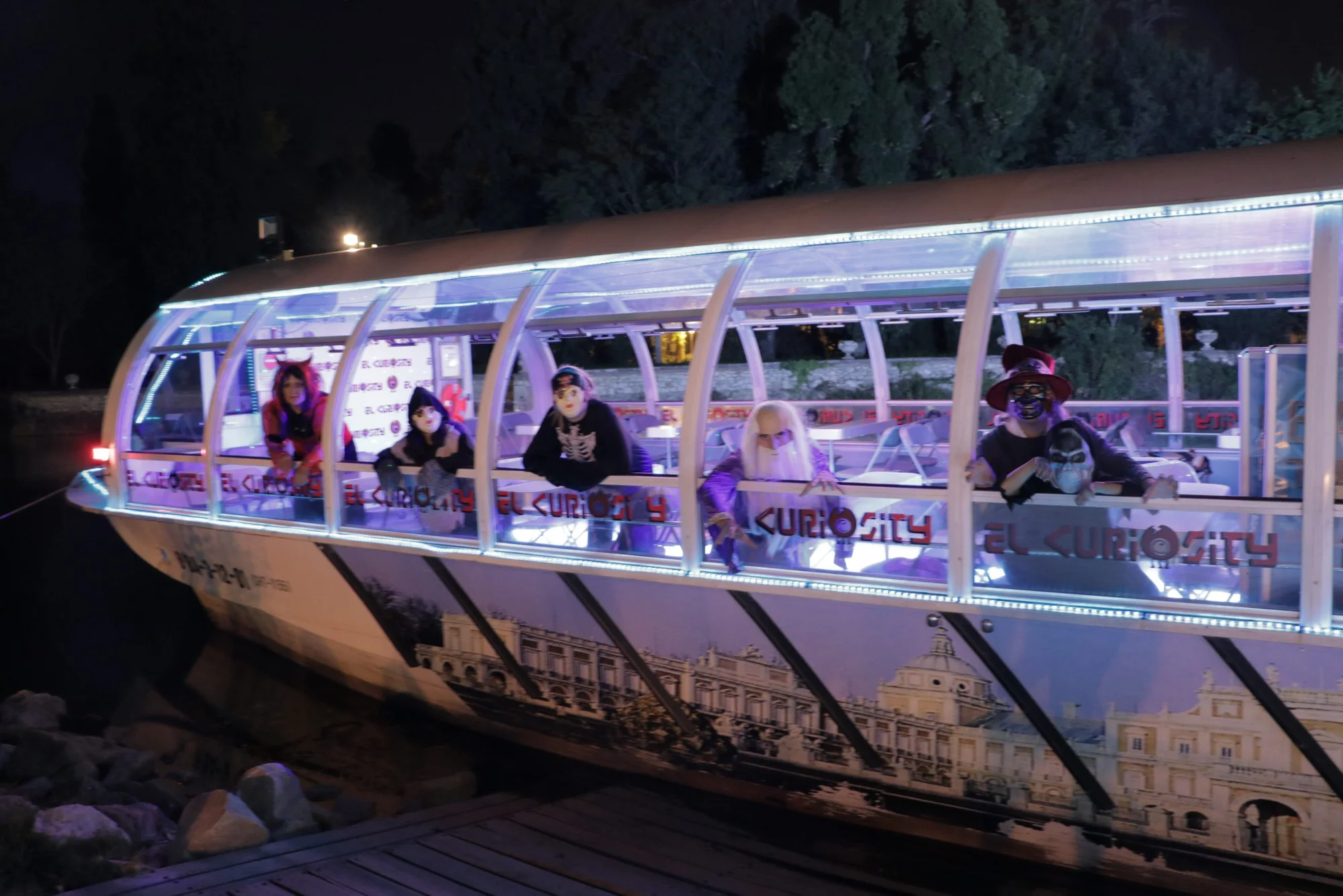 Witch's Boat: A Halloween Party Cruise in Aranjuez photo 2