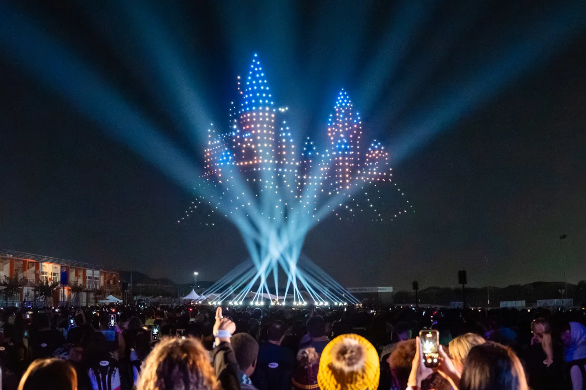 1,200 Drones Light Up a Harry Potter Night Sky photo 2