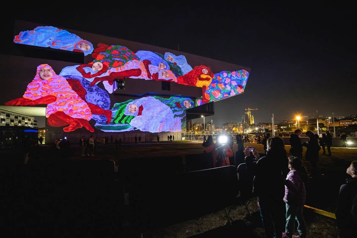 30 Light Installations Across Poblenou photo 3