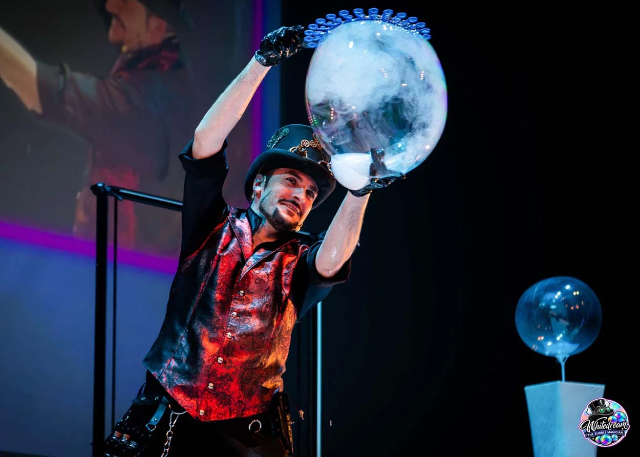 Dreaming Bubbles: Soap Bubble Show at Teatro Fígaro photo 5