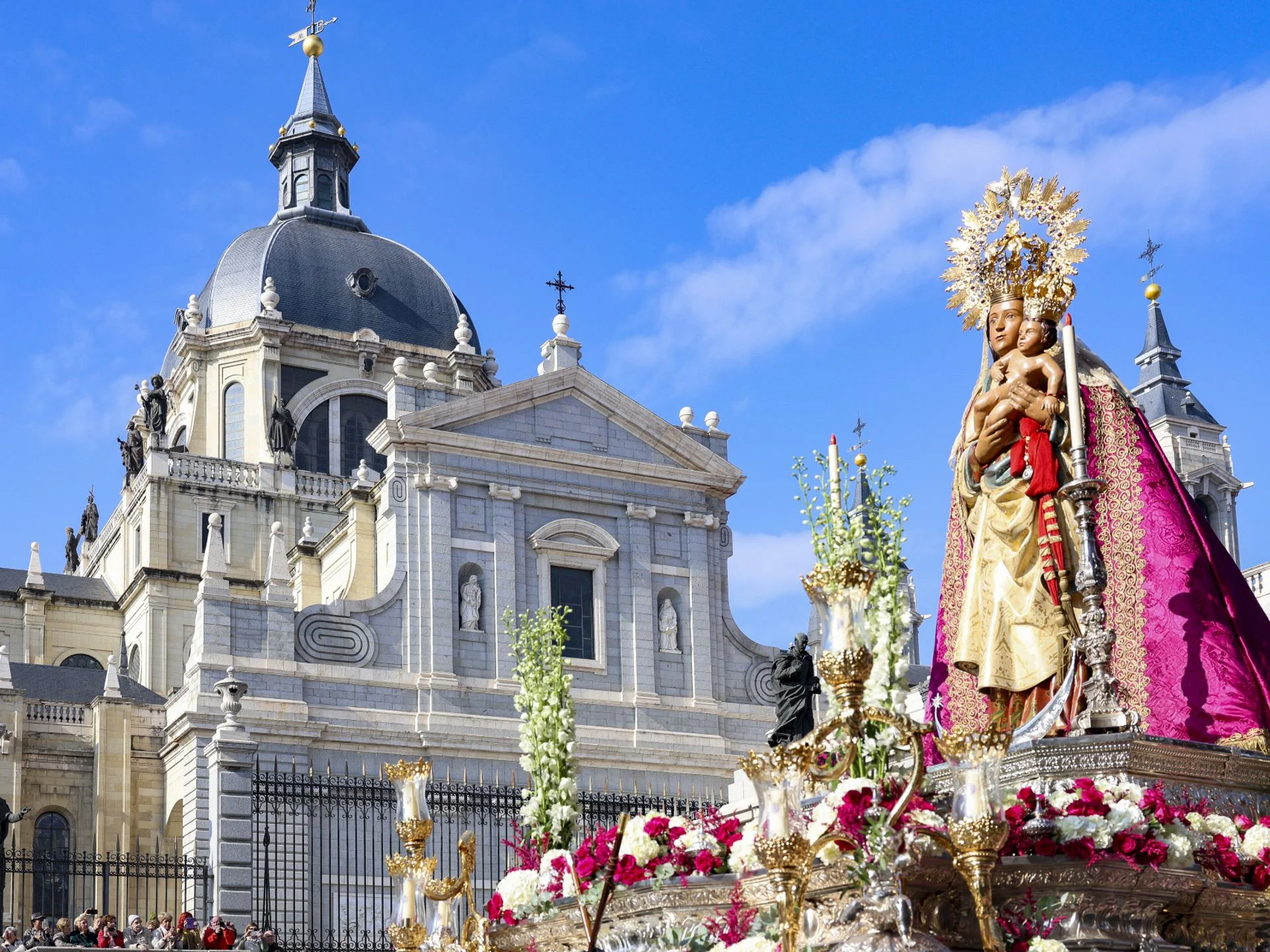 Almudena Festival: Patron Saint Procession and Pastry Crowns photo 3
