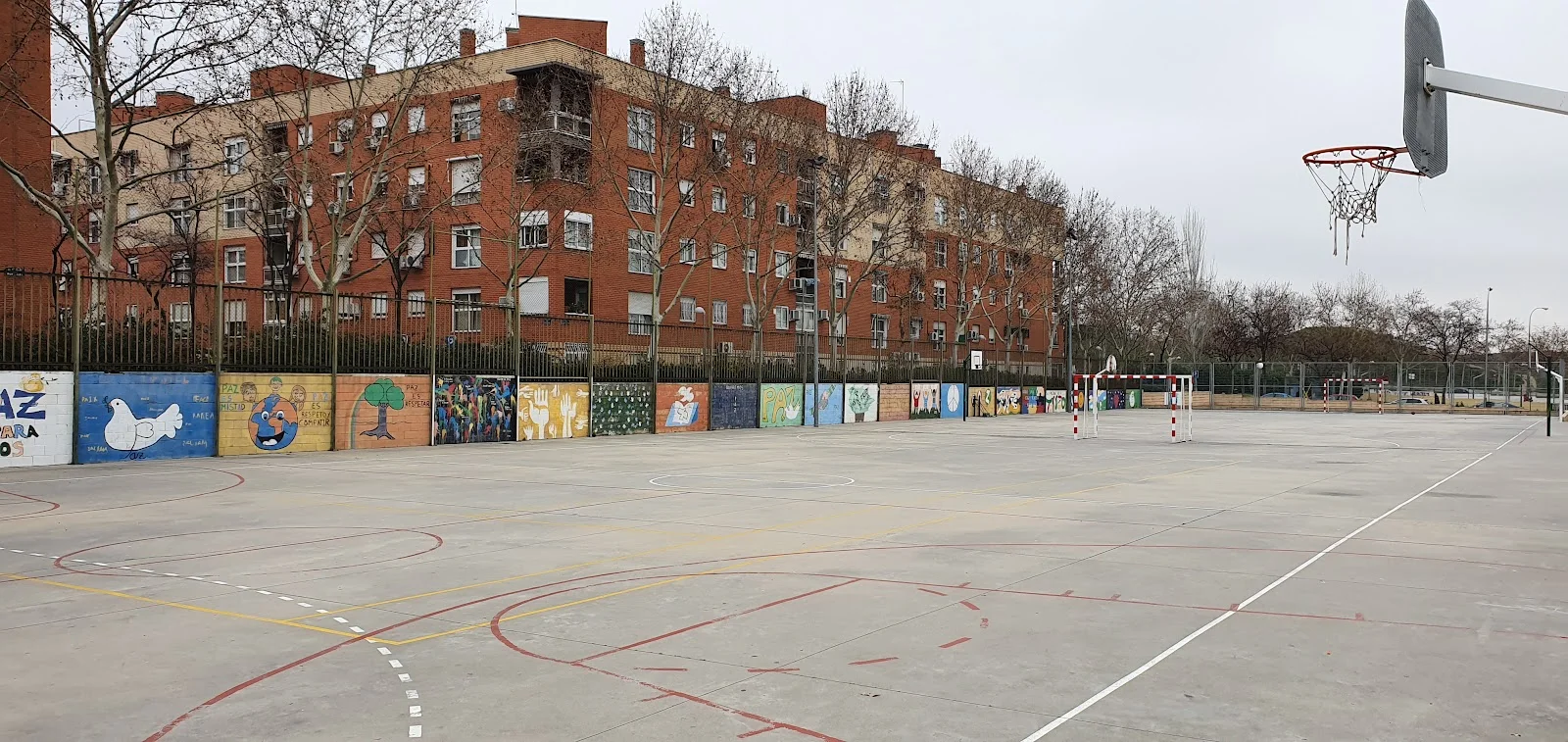 Campamento Urbano de Verano: Distrito de Puente de Vallecas photo 1