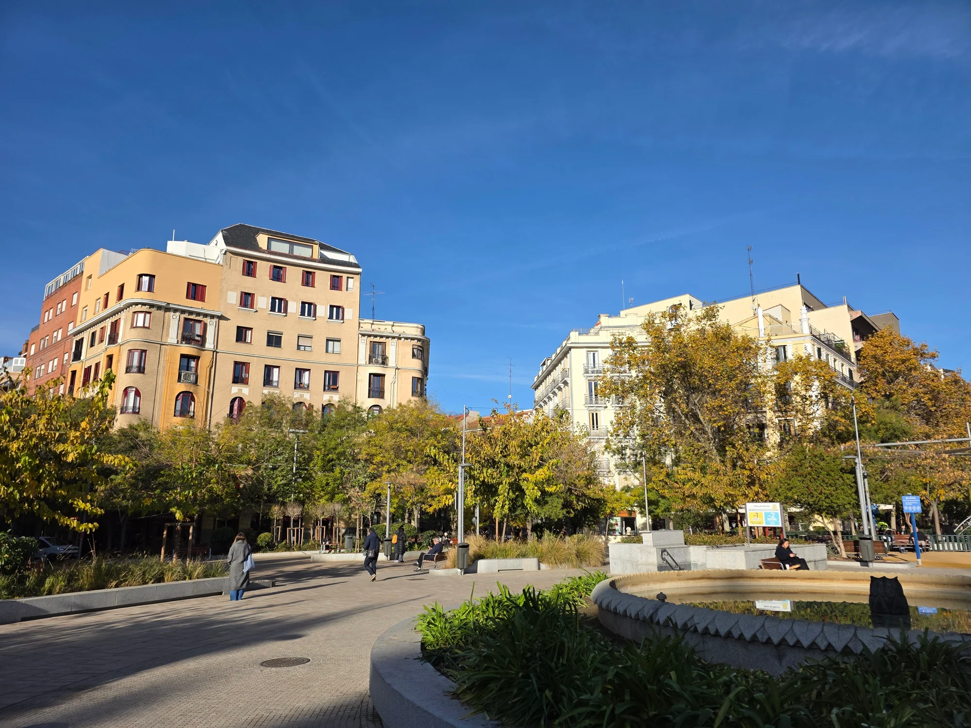 Plaza de Olavide photo 1