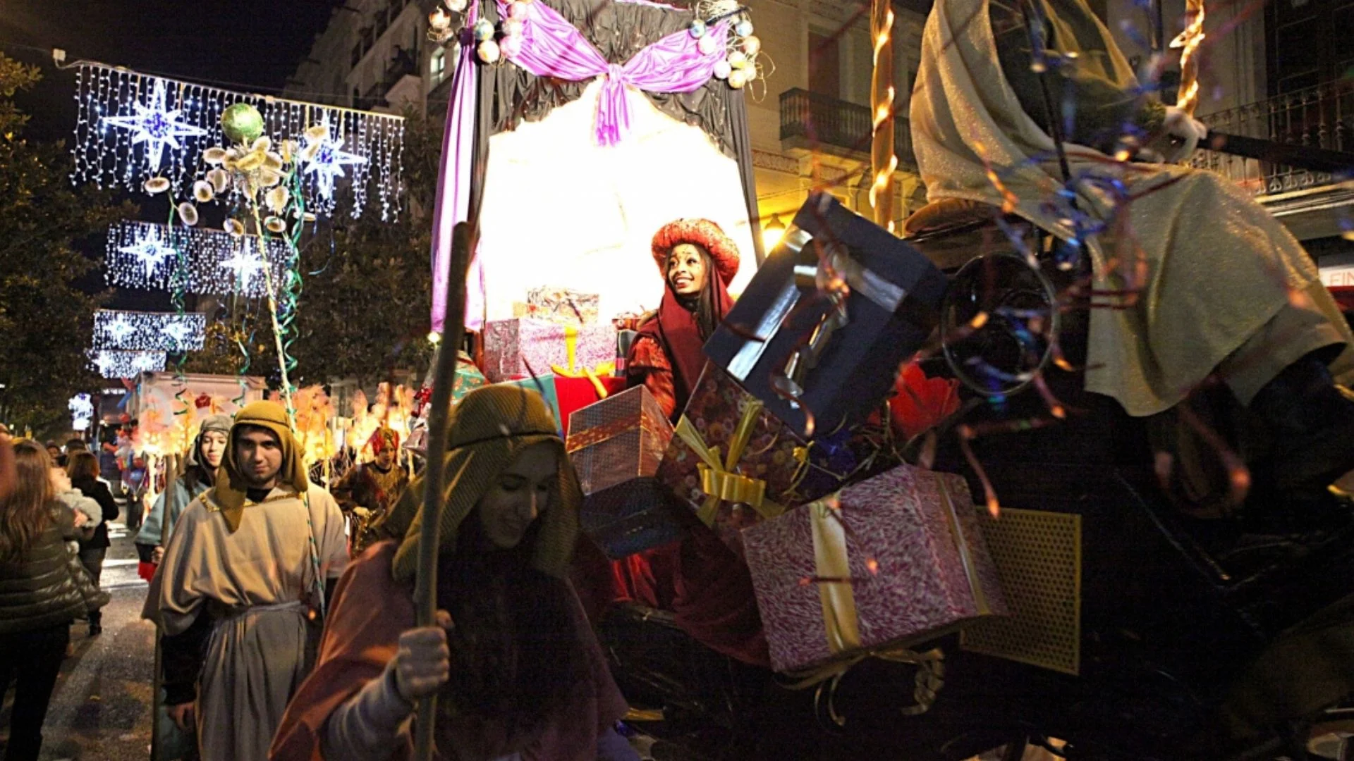 Neighborhood Three Kings Parades in Barcelona photo 2