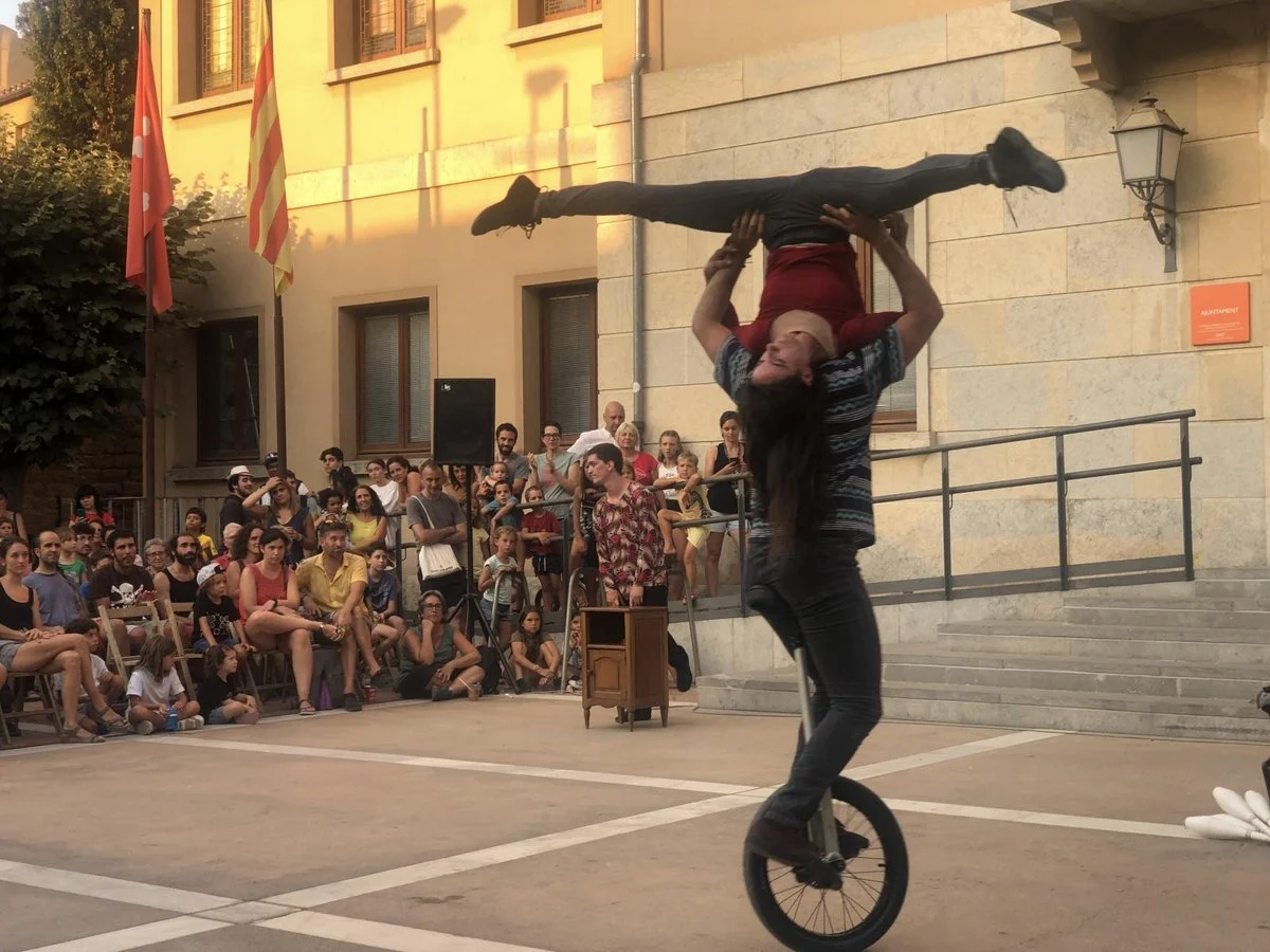 45 Free Circus Shows Across La Bisbal's Streets photo 2