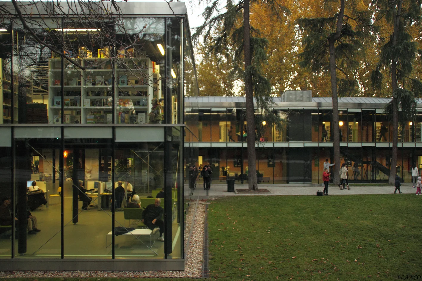 Biblioteca Eugenio Trías photo 1