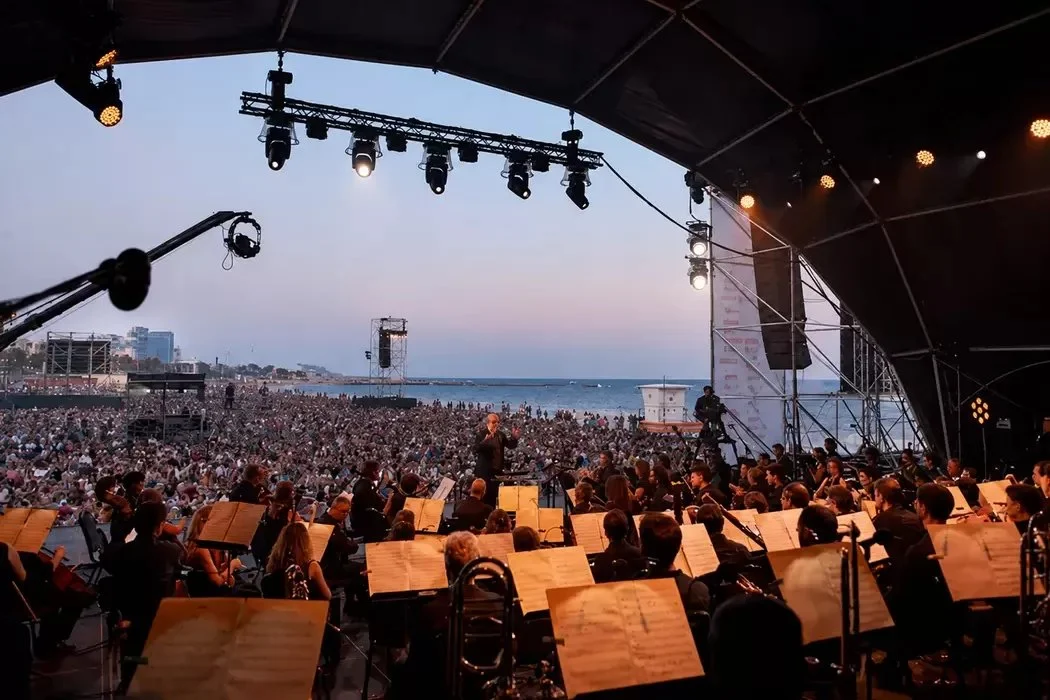 Free Symphonic Concerts on Sant Sebastià Beach photo 1