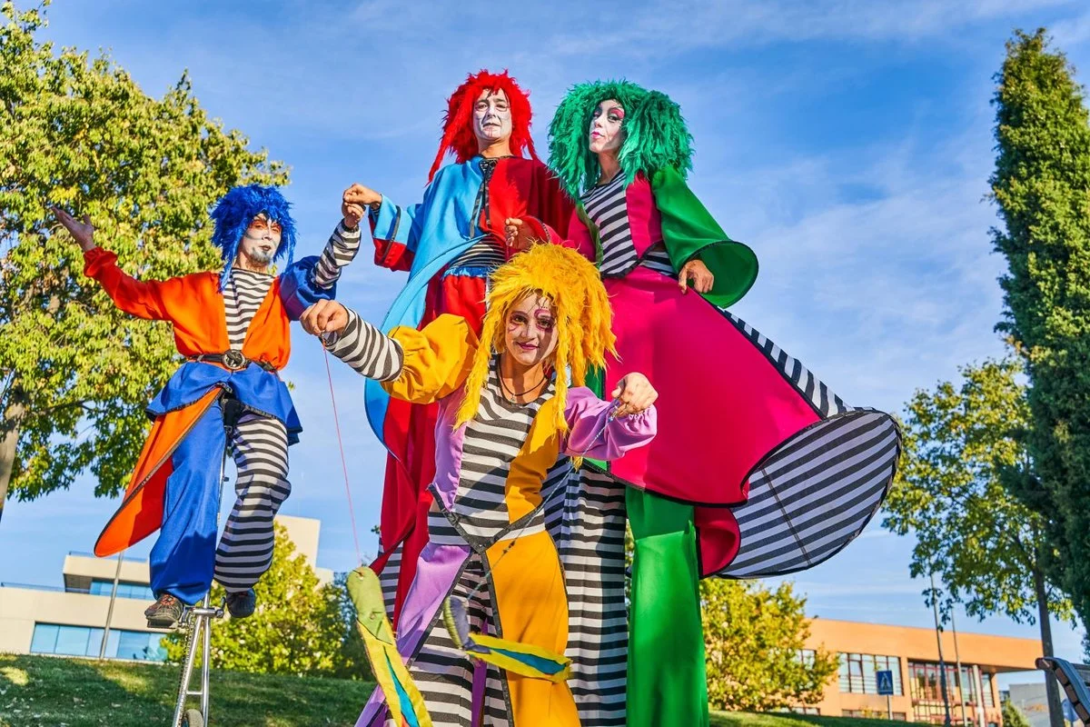 Acrobats, Jugglers, and More in Lleida photo 2