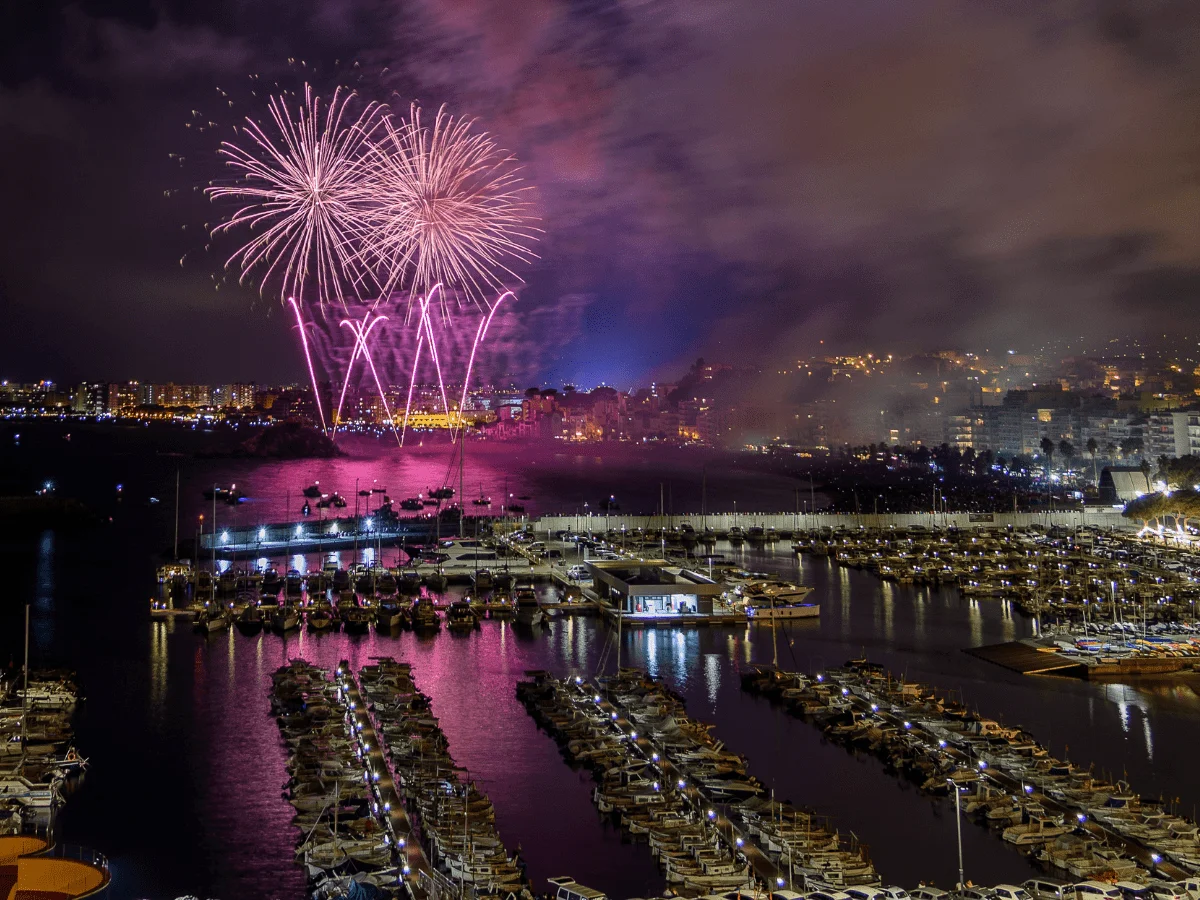 5 Nights of International Fireworks Over Blanes Beach photo 3