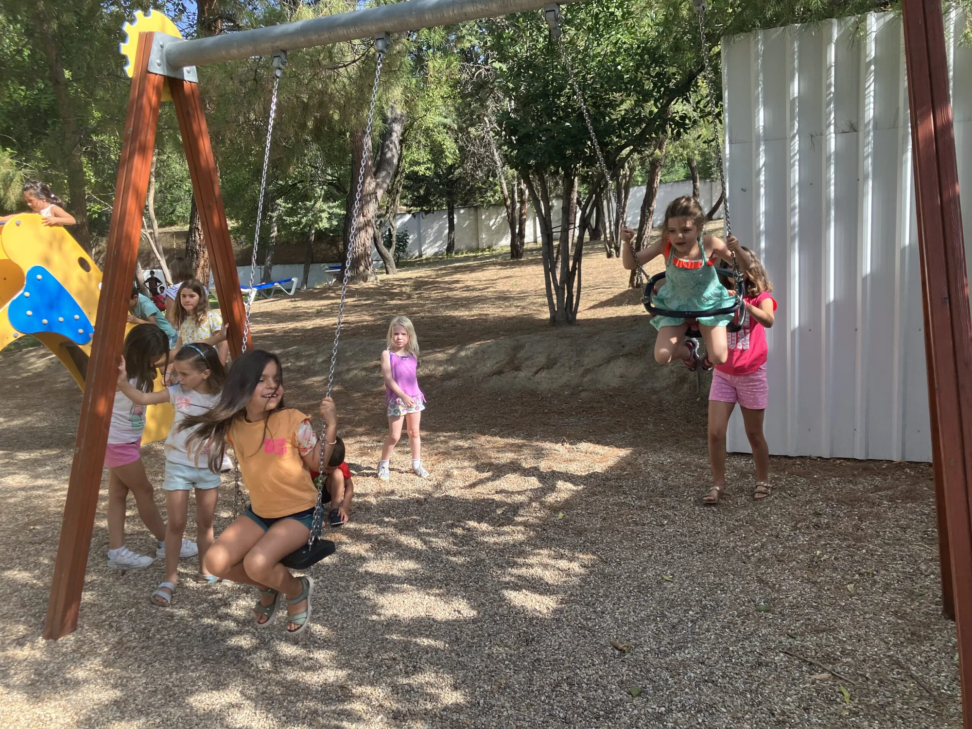 Hello! Summer Swim & Arts Camp photo 4