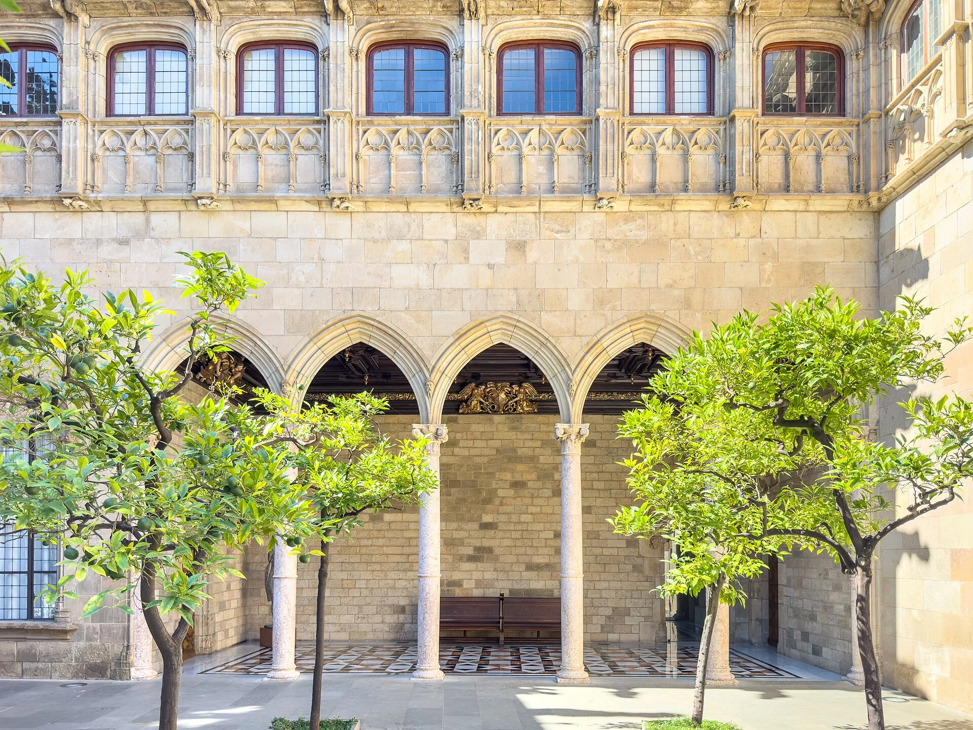 Catalonia's Day: Eight Palaces and Museums Open Free photo 3