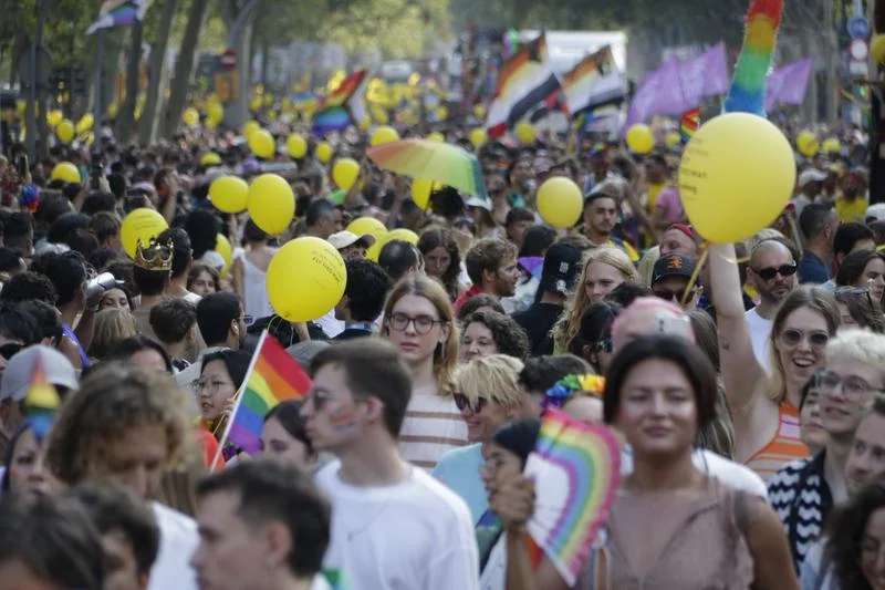 380,000 People Celebrate LGBTQIA+ Culture photo 2