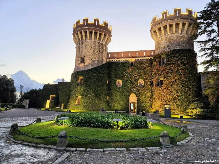 Hike a Castle, Sing in the Square photo 2