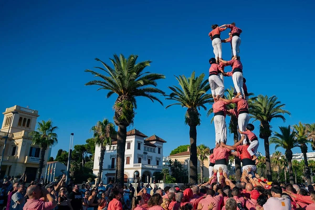 Golden Nights in Salou: 15 Days of Fire, Music, and Human Towers photo 3