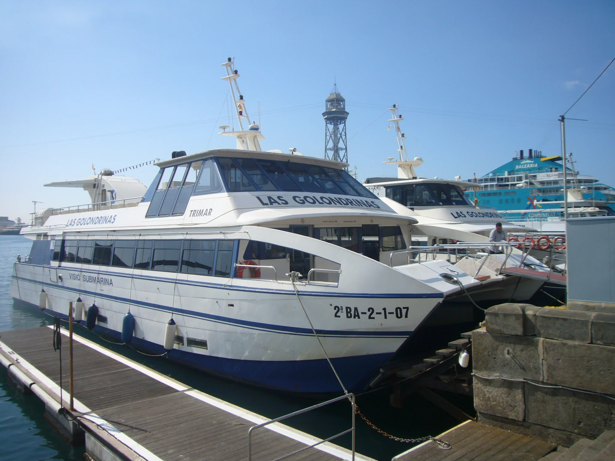 Las Golondrinas Harbor Boat photo 3