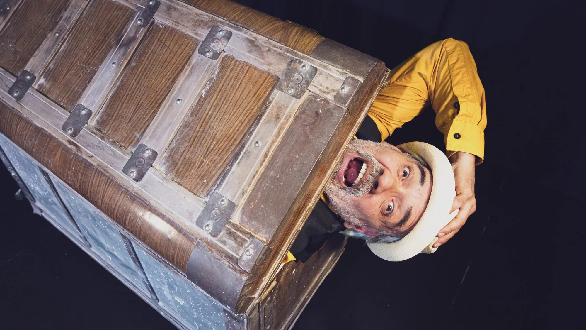 Grandfather's Trunk: Family Magic Show by La Chistera photo 4