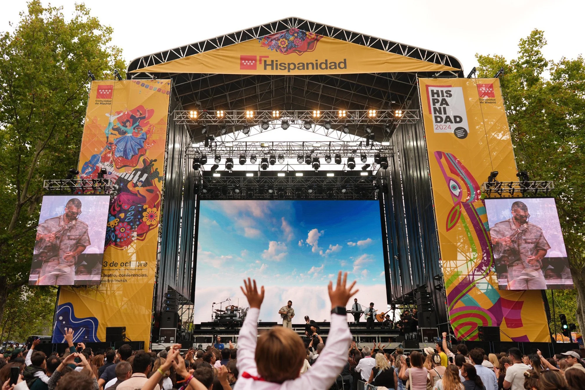 Hispanidad Festival: Free Plaza Concerts and Family Circus photo 2