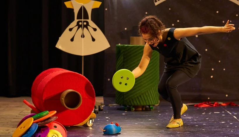 Coser y cantar: Live Song and Sewn Props photo 5