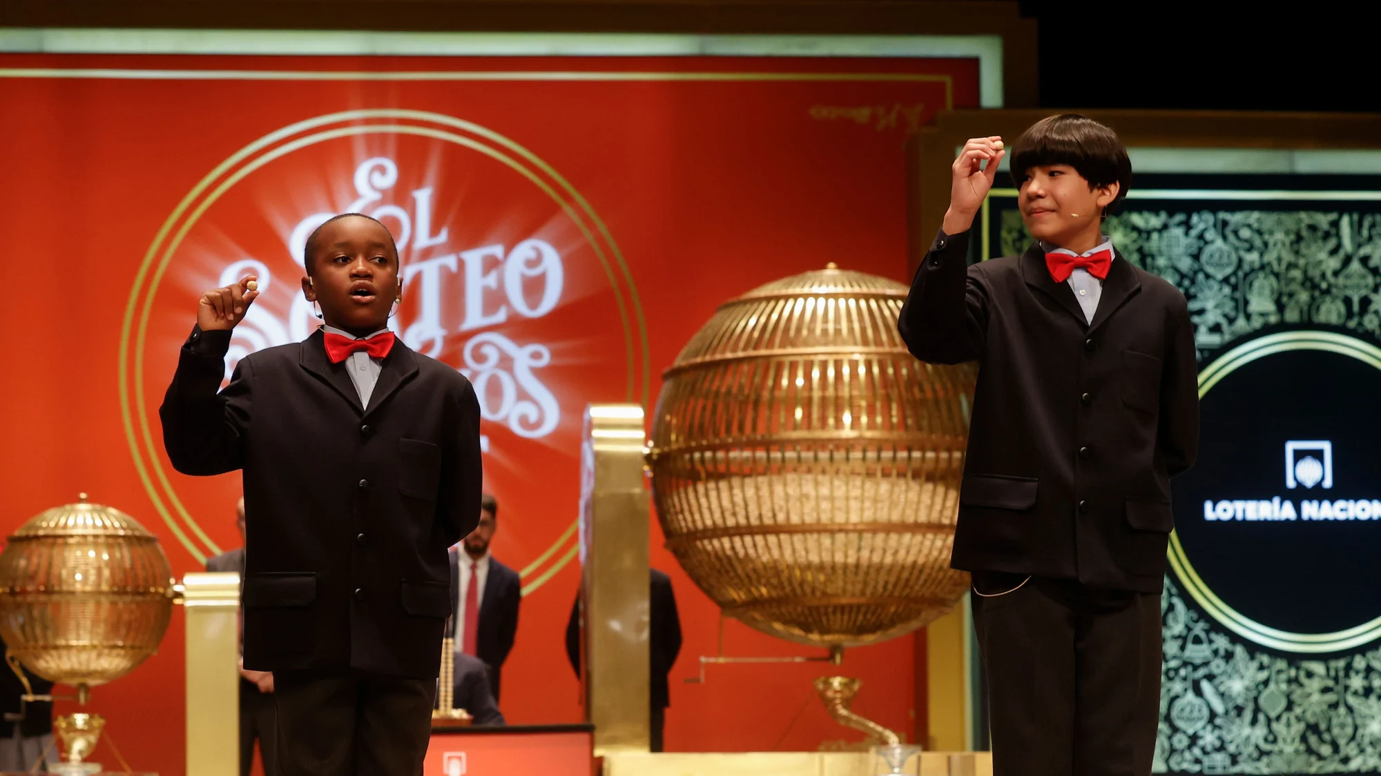 Christmas Lottery Draw: San Ildefonso Kids Sing the Numbers photo 3