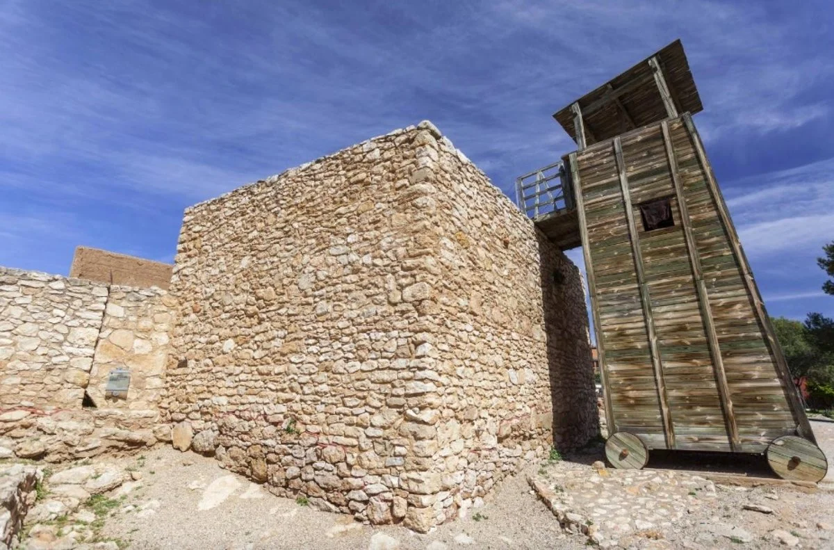 Rebuild an Iberian Settlement After a Storm photo 1