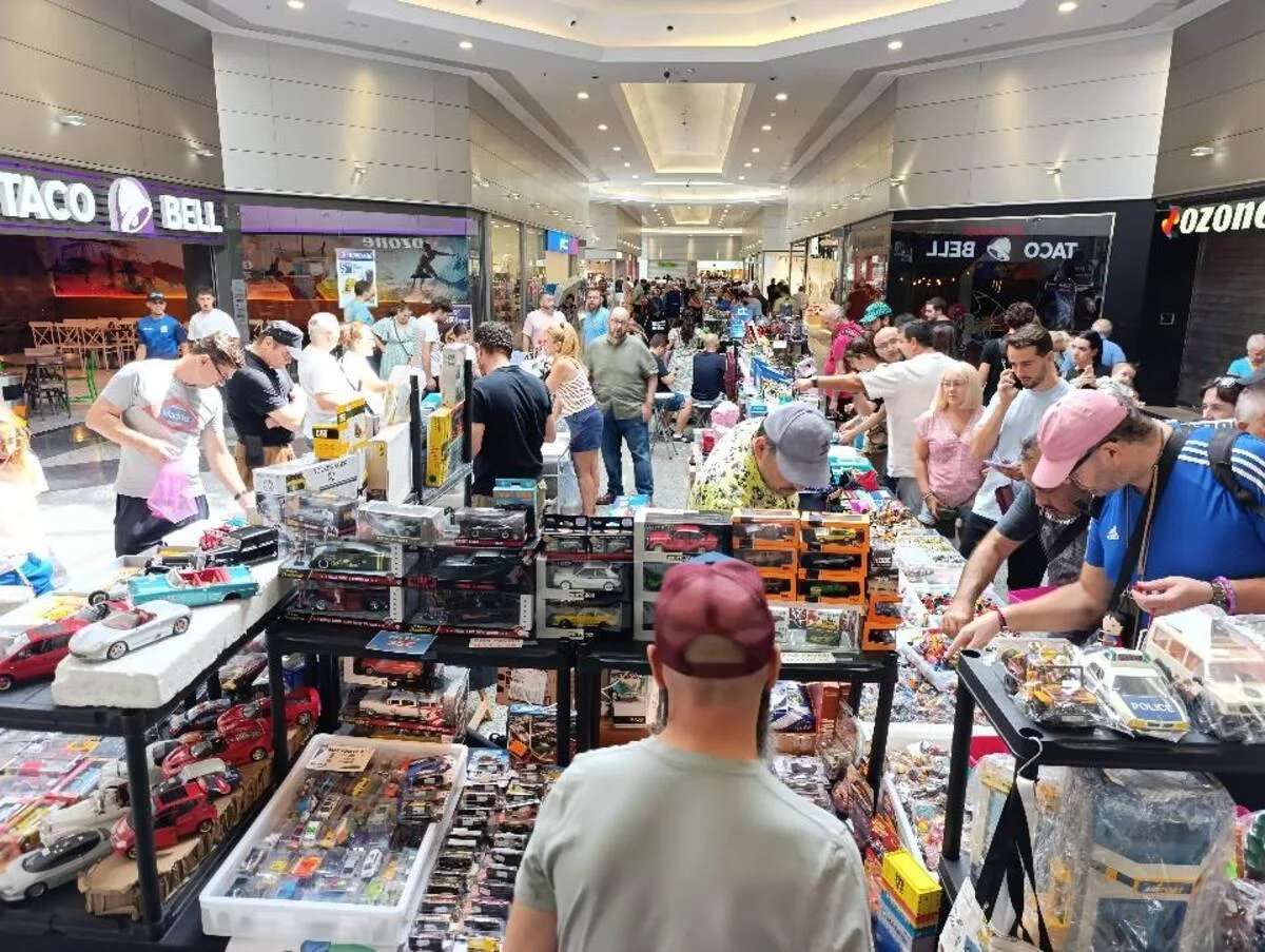 Mercado del Juguete: Saturday Toy Market at Rotating Malls photo 4