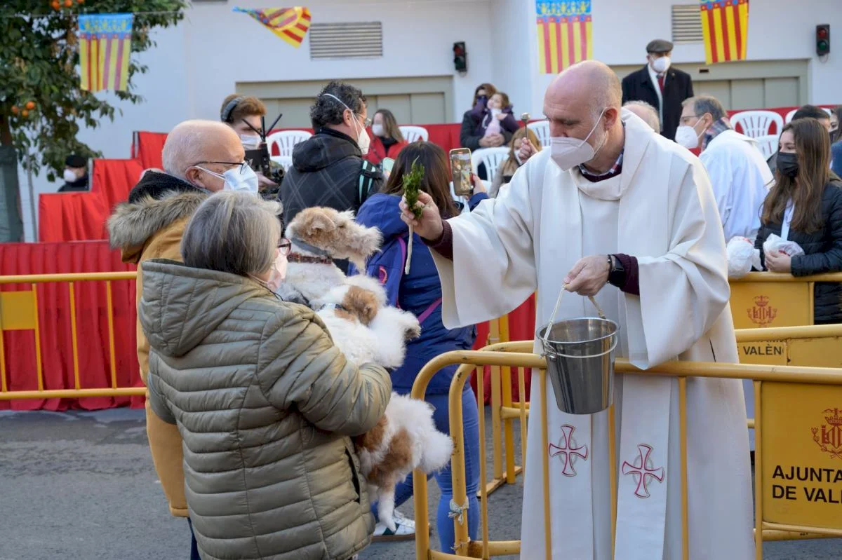 Bring Your Pet to the Tres Tombs Blessing photo 4